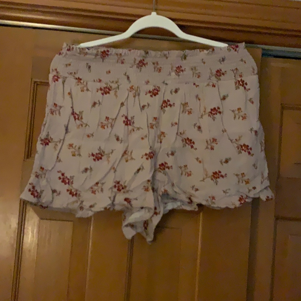 American Eagle summer flowy floral shorts